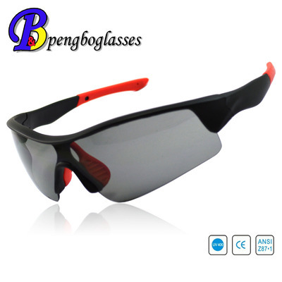 專(zhuān)業(yè)視角 Paragliding Sunglasses飛行傘太陽(yáng)鏡——專(zhuān)為騎行者與極限運(yùn)動(dòng)打造的高品質(zhì)光學(xué)器具